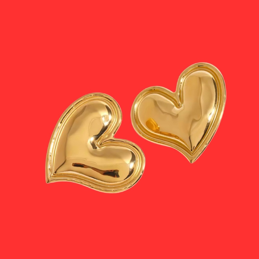 STATEMENT HEART EARRINGS